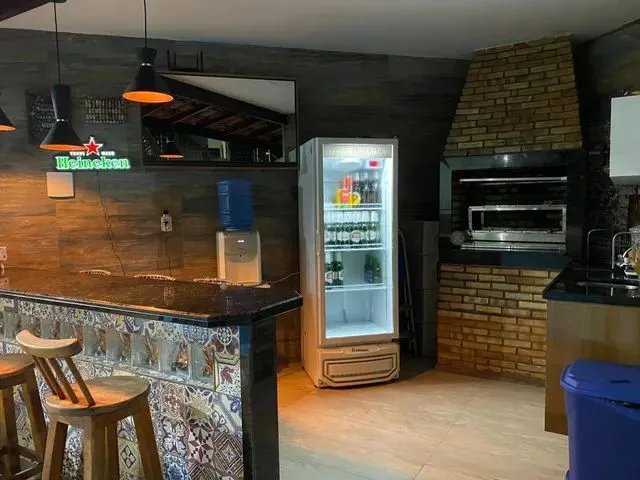 Imagem: Vende Se Casa na Descida na Praia do Meio