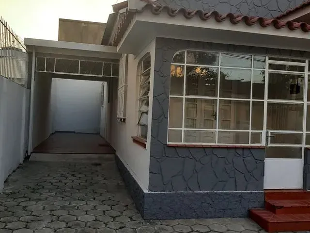 Imagem 2: Alugo Casa com 4 Quartos