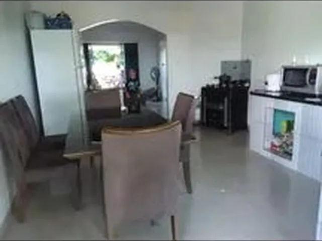 Imagem: A casa possui 3 Dormitórios, 2 Banheiros, 3 Vagas na