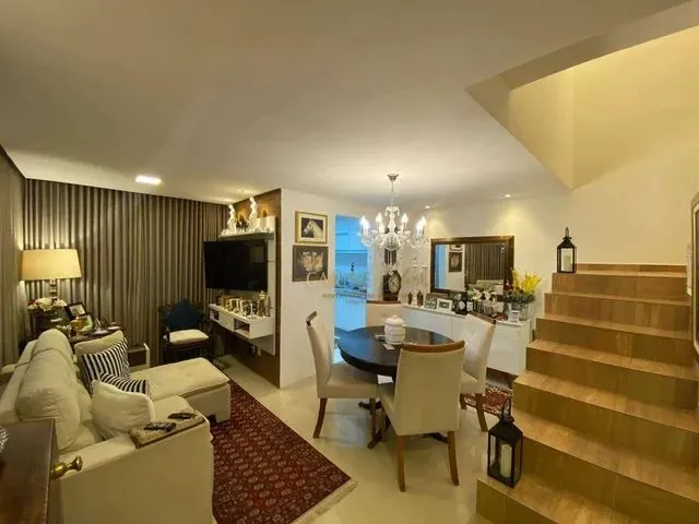 Imagem: Casa em Rua Publica, 2 Suites com Piscina