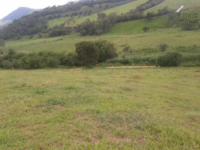 Imagem 15: Vendo Sítio em Brazópolis] [7 hectares com córrego d'água