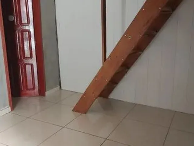 Imagem: A casa possui 2 Dormitórios, 1 Banheiro, 1 Vaga na garagem