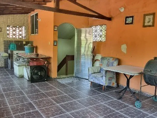 Imagem 5: Casa triplex de 2 quartos no Jardim Sulacap, Rio de Janeiro-RJ: Espaçosa e Aconchegante