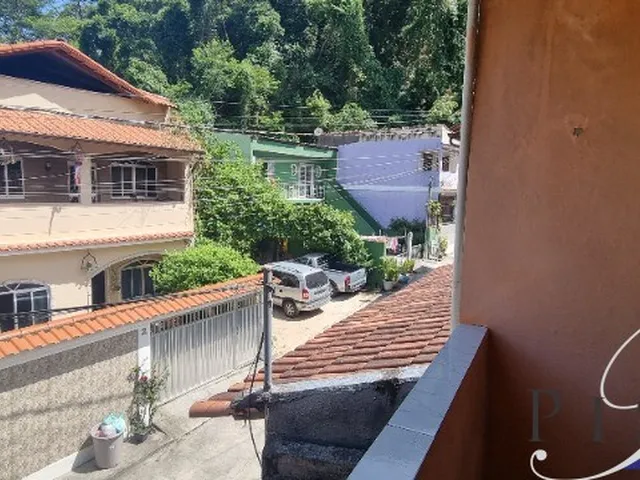 Imagem 9: Casa triplex de 2 quartos no Jardim Sulacap, Rio de Janeiro-RJ: Espaçosa e Aconchegante