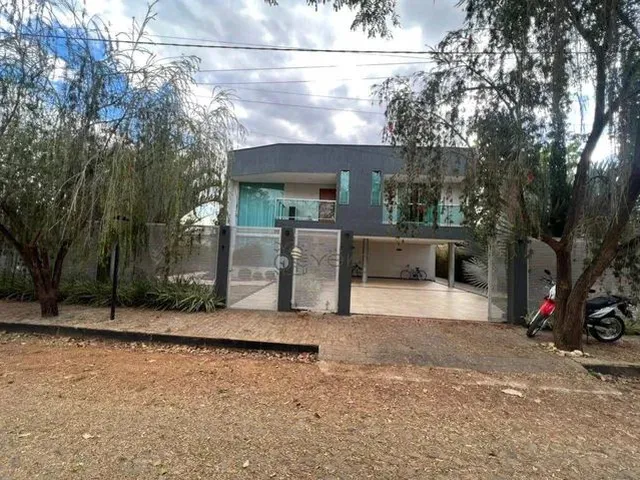 Imagem: Casa com 4 Dormitórios À Venda, 396 M²