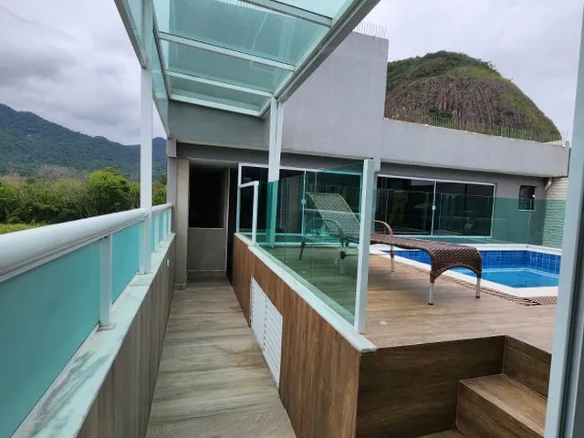 Imagem 2: Vargem Pequena, belissima casa, com 5 suites, lazer no Rooftop com piscina, academia e