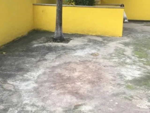 Imagem 2: Casa linear colonial no centro da Pedra de Guaratiba, 2 quartos, com quintal