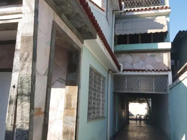 Imagem 3: Bangu, casa duplex com 250m², 4 quartos (2 suites), hidro, terreaço com churrasqueira