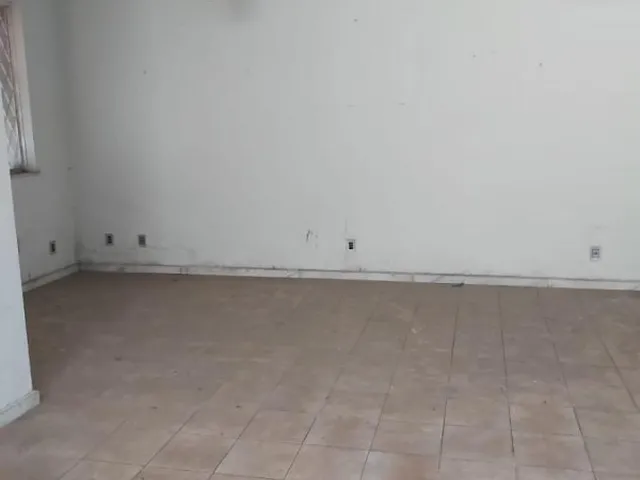 Imagem 4: Bangu, casa duplex com 250m², 4 quartos (2 suites), hidro, terreaço com churrasqueira