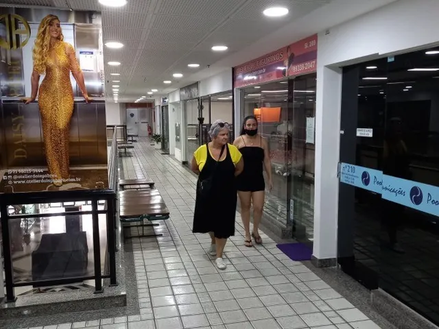 Imagem 1: Loja com 30m², no Shopping Barra Square, 2º piso, ar condicionado, internet, vaga de