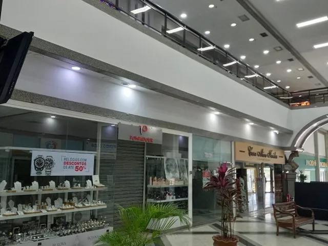 Imagem 2: Loja com 30m², no Shopping Barra Square, 2º piso, ar condicionado, internet, vaga de