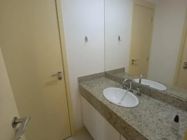 Imagem 2: Apartamento de Luxo na Barra da Tijuca - 3 Quartos, 3 Suítes, Varanda Gourmet, 2 Vagas