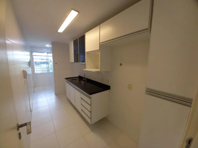 Imagem 3: Apartamento de Luxo na Barra da Tijuca - 3 Quartos, 3 Suítes, Varanda Gourmet, 2 Vagas
