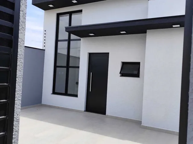 Imagem: A casa possui 3 Dormitórios, 1 Suíte, 2 Banheiros, 2