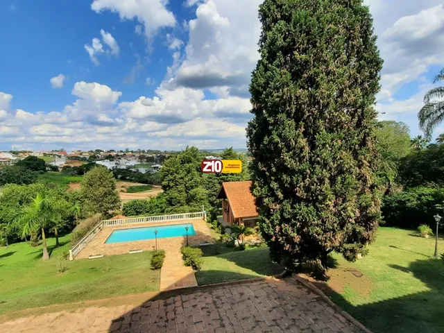 Imagem 3: Linda Chácara com Piscina e Lindo Paisagismo com Árvores Frutíferas em Condomínio