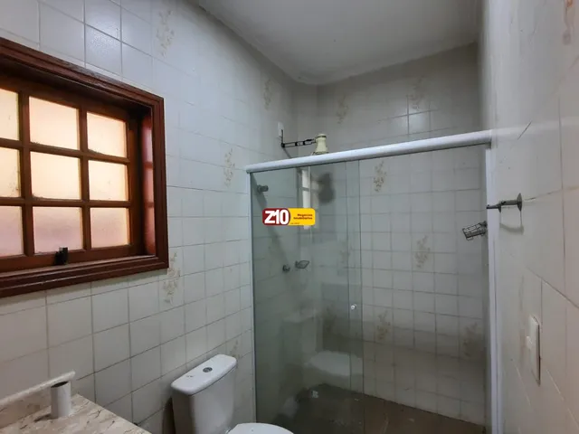 Imagem 5: Linda Chácara com Piscina e Lindo Paisagismo com Árvores Frutíferas em Condomínio