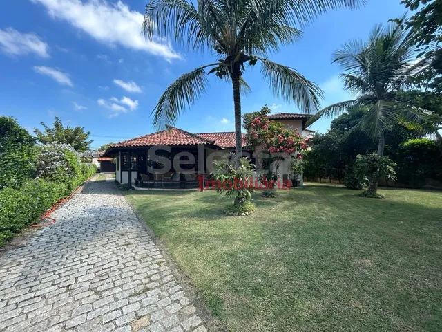 Imagem: Casa na praia de Manguinhos, no melhor e