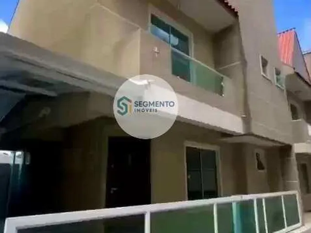 Imagem: Sobrado Triplex à venda no Portão
