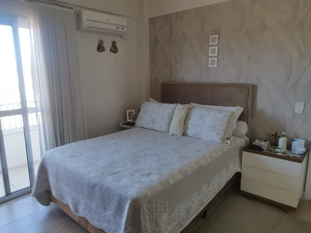 Imagem: O apartamento possui 3 Dormitórios, 1 Suíte, 3 Banheiros,