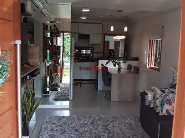 Imagem 5: CASA ALTO PADRÃO SEMI-MOBILIADA, COM SUITE, CLOSET E PISCINA