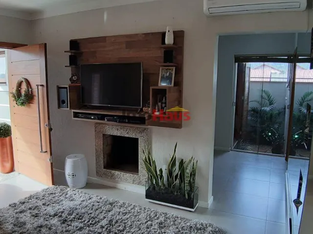 Imagem 7: CASA ALTO PADRÃO SEMI-MOBILIADA, COM SUITE, CLOSET E PISCINA
