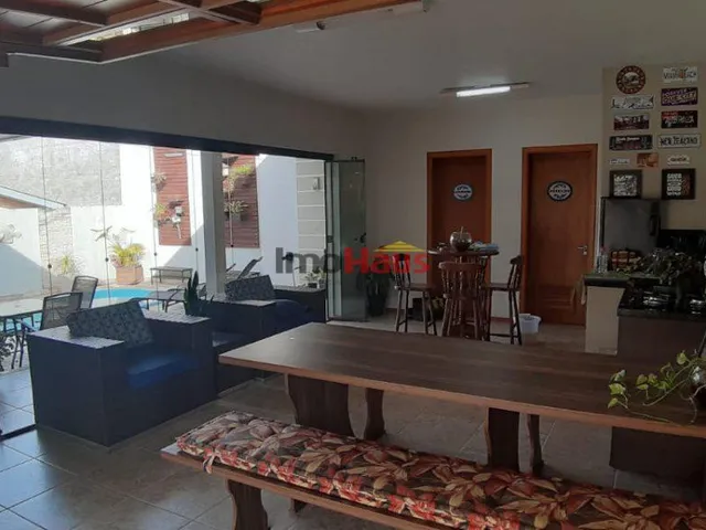 Imagem 10: CASA ALTO PADRÃO SEMI-MOBILIADA, COM SUITE, CLOSET E PISCINA