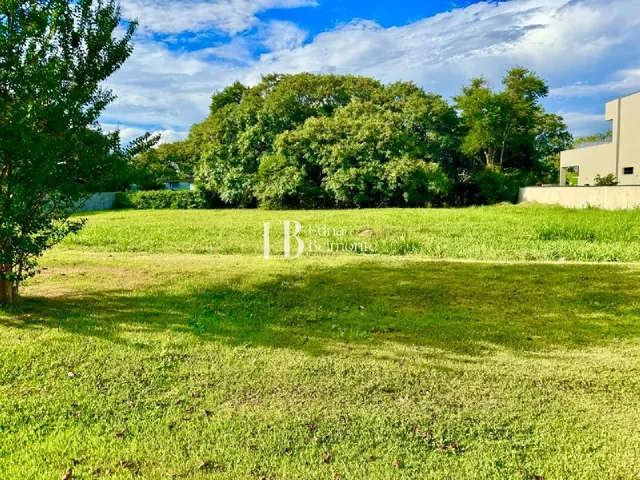 Imagem: O terreno possui 1.200m² de Área Privada e está