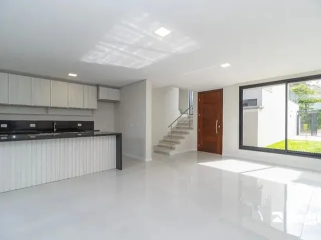 Imagem 2: Casa de 3 Quartos para Alugar no Bairro Campo Comprido