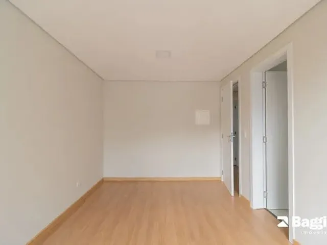 Imagem 15: Casa de 3 Quartos para Alugar no Bairro Campo Comprido