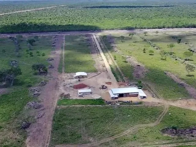 Imagem: Fazenda/Sítio/Chácara para Venda com 7400000