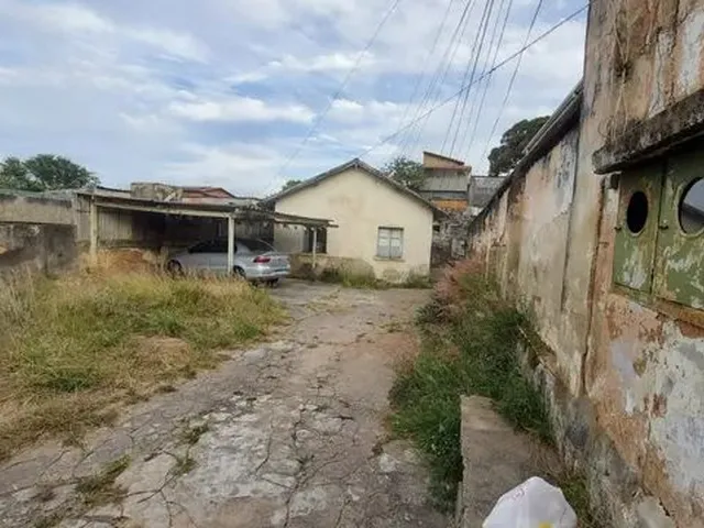 Imagem: Casa e Barracão em Lote de 340,00 M²