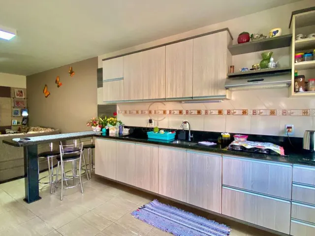 Imagem 2: PRÉDIO COMERCIAL COM APARTAMENTO E CASA TÉRREA NO NITERÓI