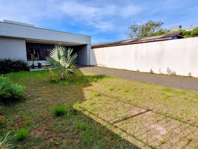 Imagem 4: Casa Térrea Contemporânea com Suíte Master, Espaço Gourmet e Pátio Amplo