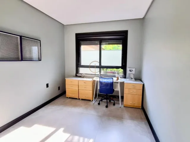 Imagem 15: Casa Térrea Contemporânea com Suíte Master, Espaço Gourmet e Pátio Amplo