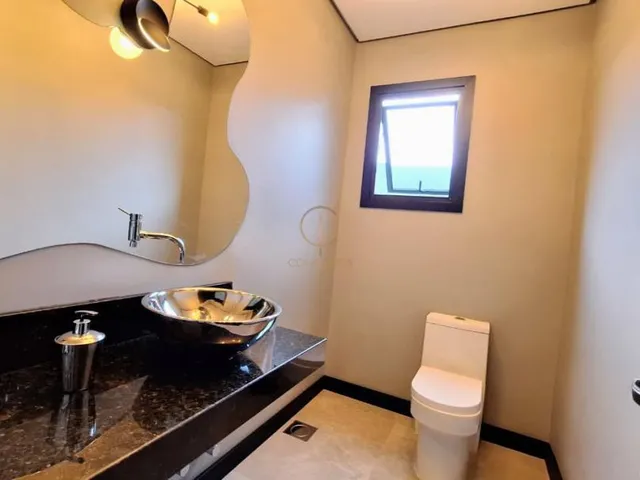 Imagem 7: Casa Térrea Contemporânea com Suíte Master, Espaço Gourmet e Pátio Amplo