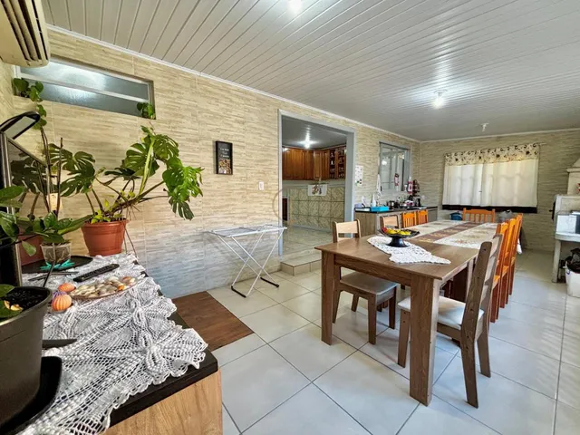 Imagem: Casa térrea com 3 dormitórios, duas vagas