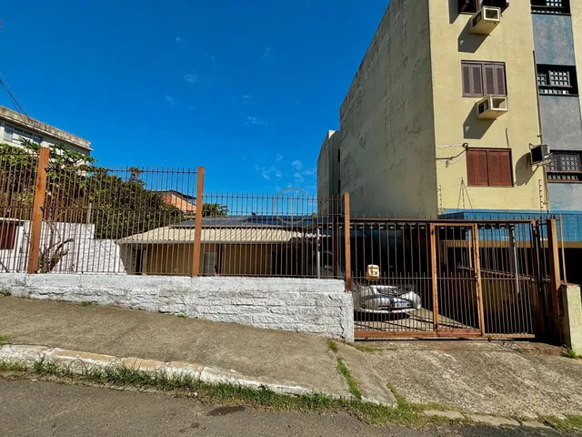 Imagem 7: Casa térrea com 3 dormitórios, duas vagas, amplo pátio. Excelente localização