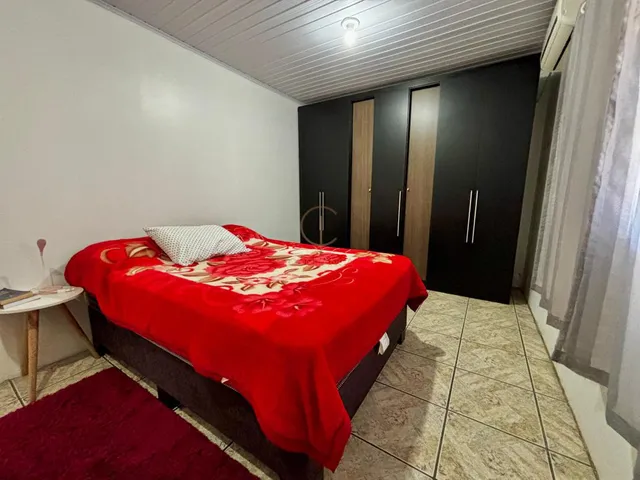 Imagem 12: Casa térrea com 3 dormitórios, duas vagas, amplo pátio. Excelente localização