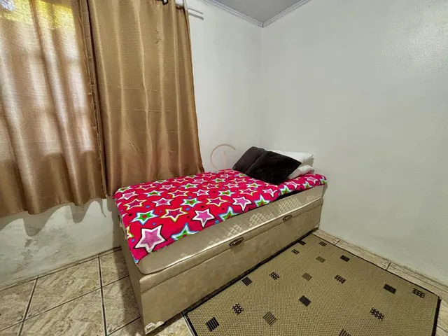 Imagem 13: Casa térrea com 3 dormitórios, duas vagas, amplo pátio. Excelente localização