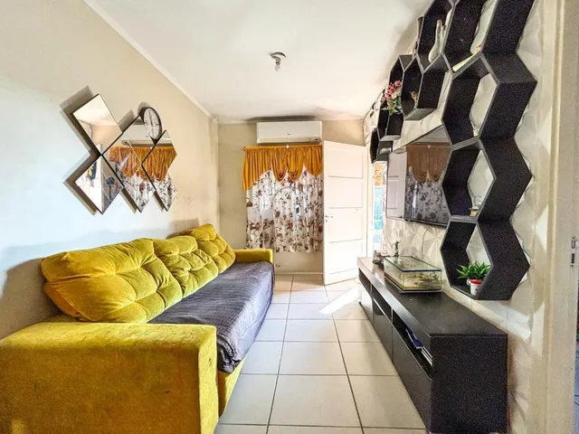 Imagem 9: ÓTIMA CASA COM TETO RETRÁTIL, MÓVEIS PLANEJADOS DE 02 DORMITÓRIOS, VAGA DE GARAGEM