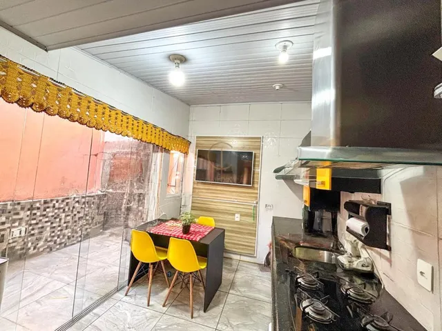 Imagem 8: ÓTIMA CASA COM TETO RETRÁTIL, MÓVEIS PLANEJADOS DE 02 DORMITÓRIOS, VAGA DE GARAGEM