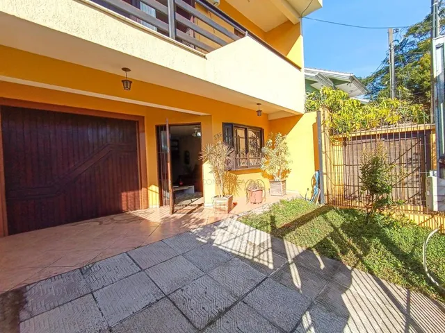 Imagem 6: EXCELENTE SOBRADO DE 03 DORMITÓRIOS. SENDO UM SUÍTE COM HIDRO E CLOSET, COM SACADA E