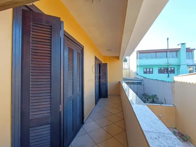 Imagem 13: EXCELENTE SOBRADO DE 03 DORMITÓRIOS. SENDO UM SUÍTE COM HIDRO E CLOSET, COM SACADA E