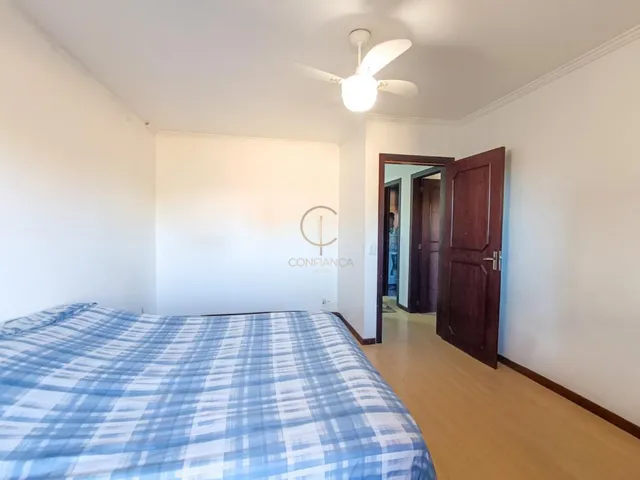 Imagem 12: EXCELENTE SOBRADO DE 03 DORMITÓRIOS. SENDO UM SUÍTE COM HIDRO E CLOSET, COM SACADA E