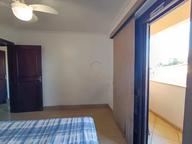 Imagem 4: EXCELENTE SOBRADO DE 03 DORMITÓRIOS. SENDO UM SUÍTE COM HIDRO E CLOSET, COM SACADA E