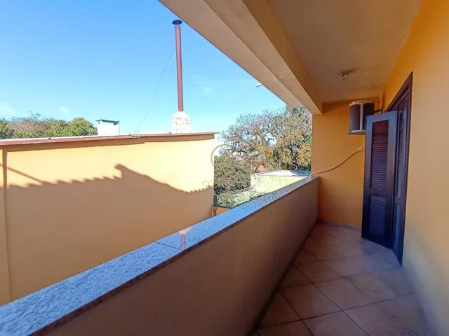 Imagem 14: EXCELENTE SOBRADO DE 03 DORMITÓRIOS. SENDO UM SUÍTE COM HIDRO E CLOSET, COM SACADA E