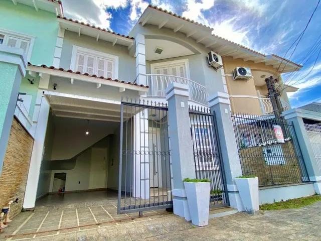 Imagem 4: SOBRADO COM 3 DORM-SUÍTE - LAREIRA - NO CENTRO DE CANOAS