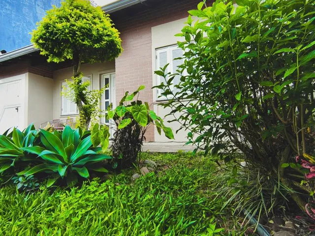Imagem: Casa Térrea 03 Dormitórios com 02 Vagas