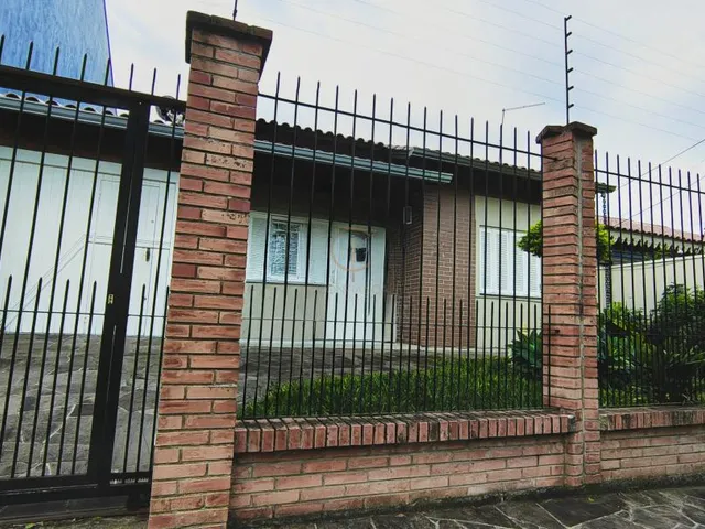 Imagem 3: Casa Térrea 03 Dormitórios com 02 Vagas para Veículos no bairro Moinhos de Vento