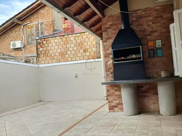 Imagem 7: Casa Térrea 03 Dormitórios com 02 Vagas para Veículos no bairro Moinhos de Vento